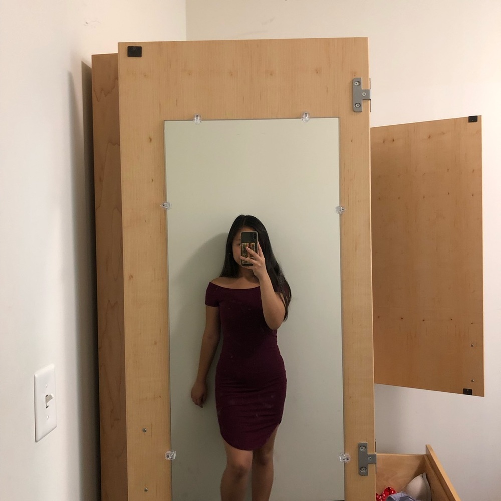 NWOT burgundy off the shoulder bodycon dress